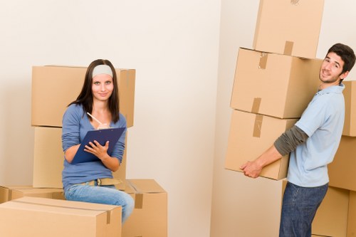 Choosing the right moving company in Holloway